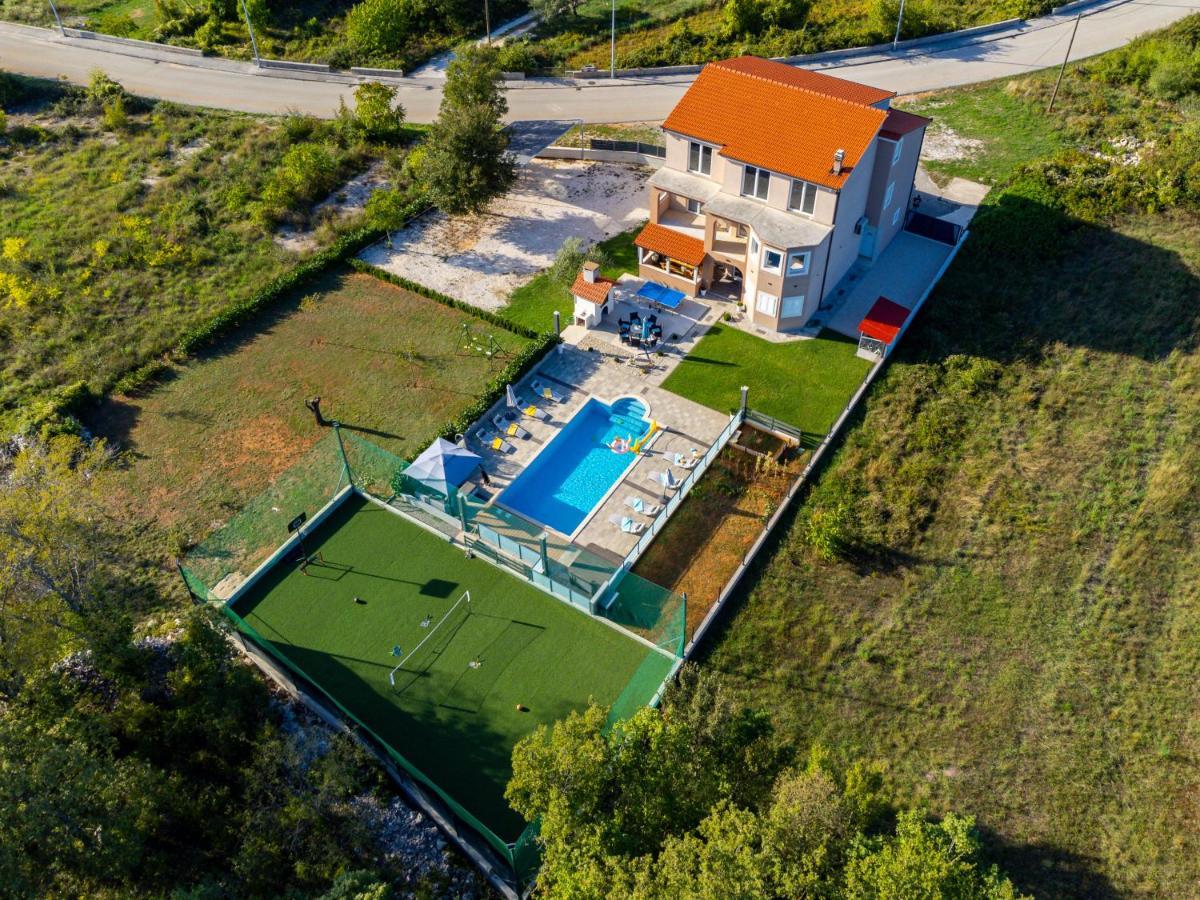 Villa Maris Dugopolje Exterior foto